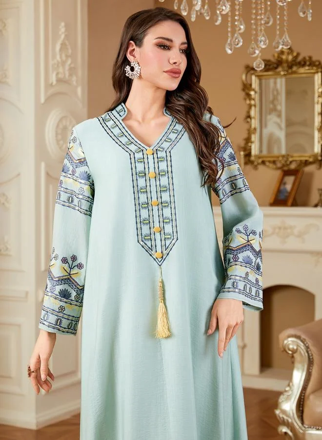 تايك تو جلابية طويلة مطرزة بياقة سبعة وأكمام طويلة وشرابات